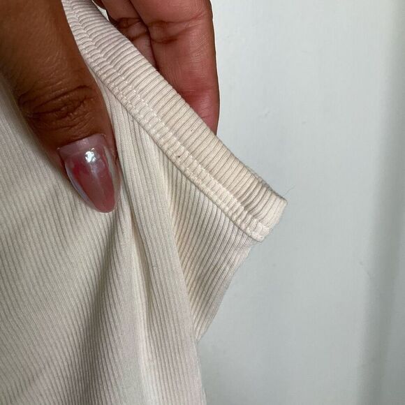 Lululemon Ribbed Cropped Tank Top - Picture 6 of 6